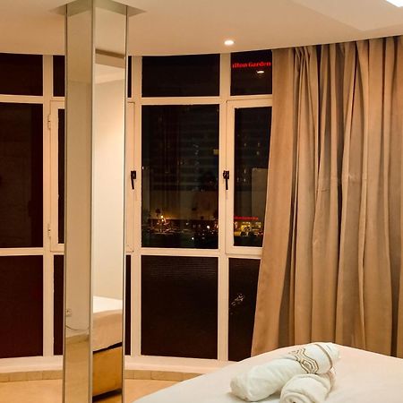 Amazing Appartement Au Centre Ville En Face Hilton & Gare Train De Tgv De Tanger Tangier Exterior photo
