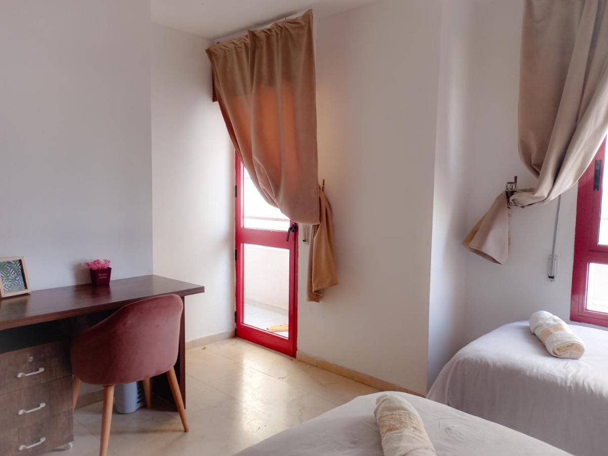 Amazing Appartement Au Centre Ville En Face Hilton & Gare Train De Tgv De Tanger Tangier Exterior photo