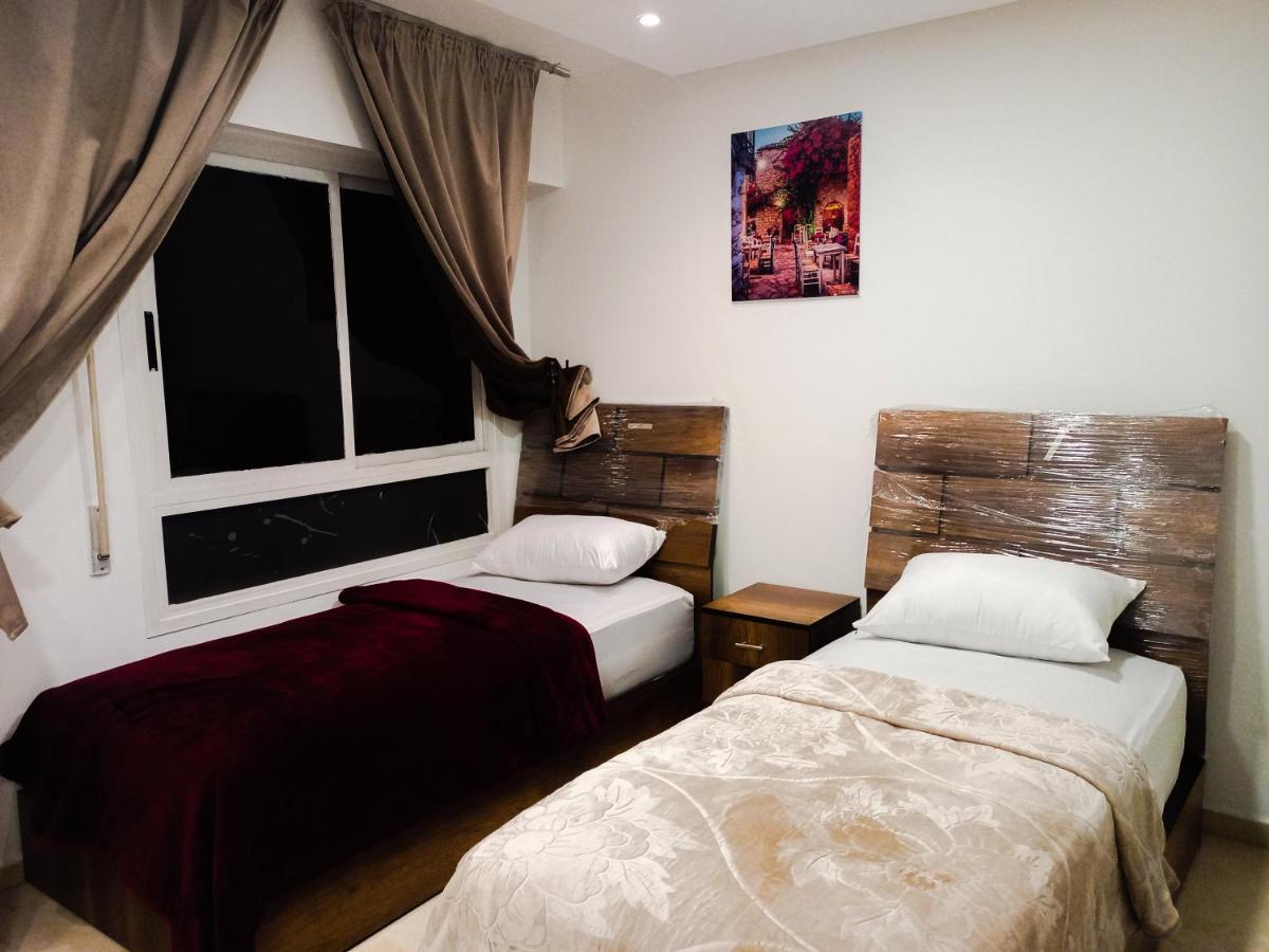 Amazing Appartement Au Centre Ville En Face Hilton & Gare Train De Tgv De Tanger Tangier Exterior photo