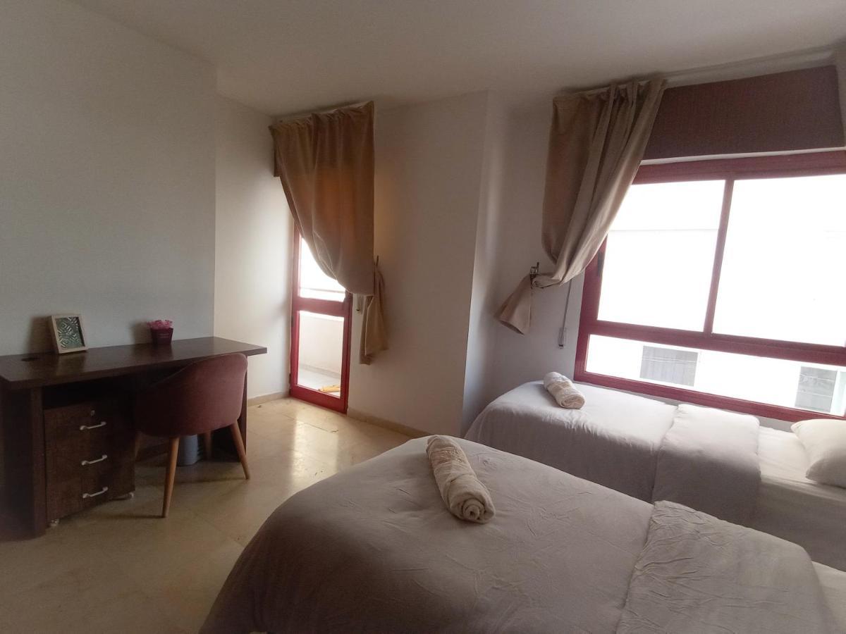 Amazing Appartement Au Centre Ville En Face Hilton & Gare Train De Tgv De Tanger Tangier Exterior photo